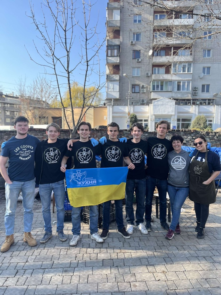 HALGS YOUTH volunteers with the Ukrainian flag in Lviv